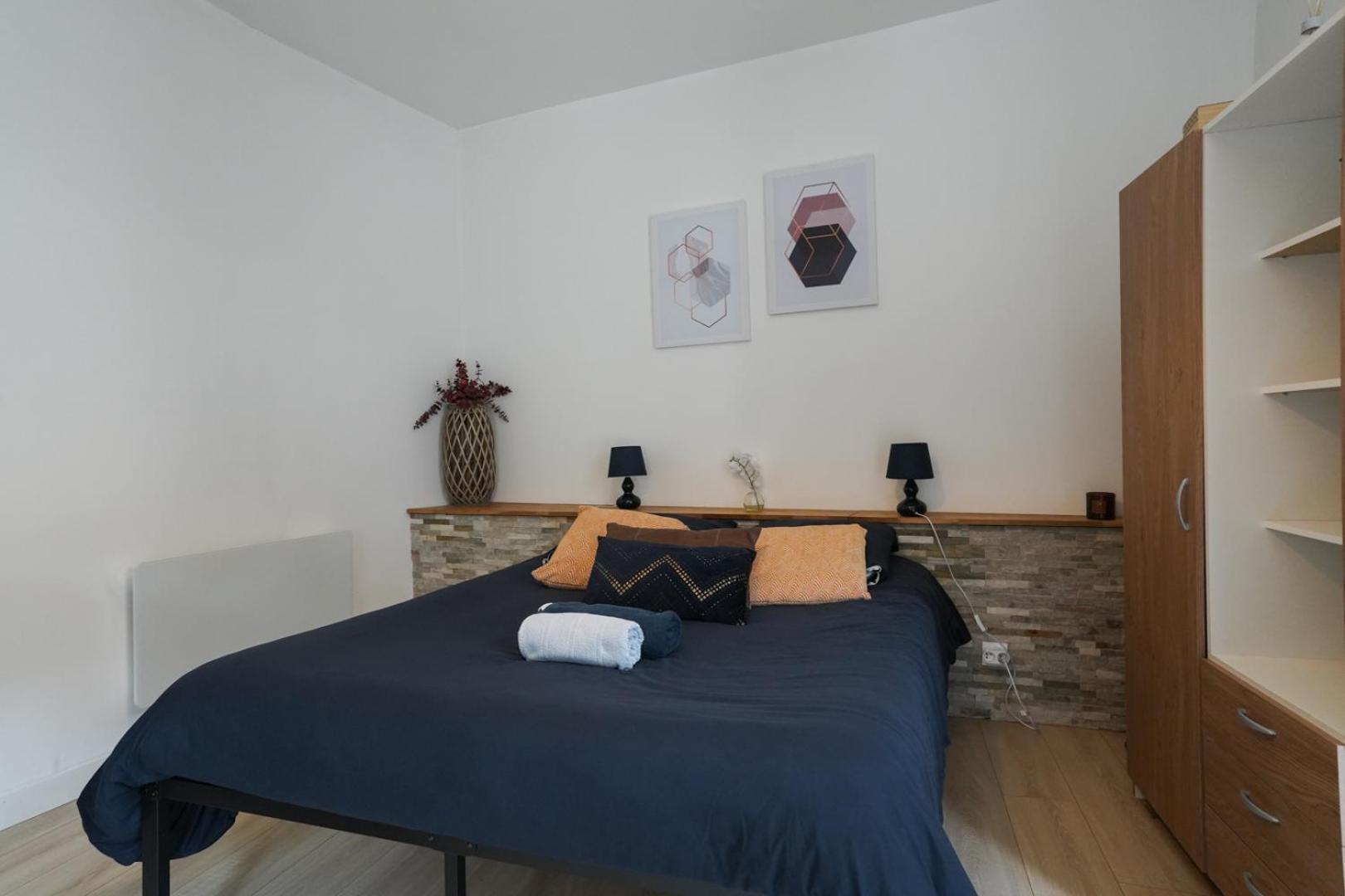 Studio Moderne, Hypercentre De Cholet, Arrivee Autonome ! Экстерьер фото